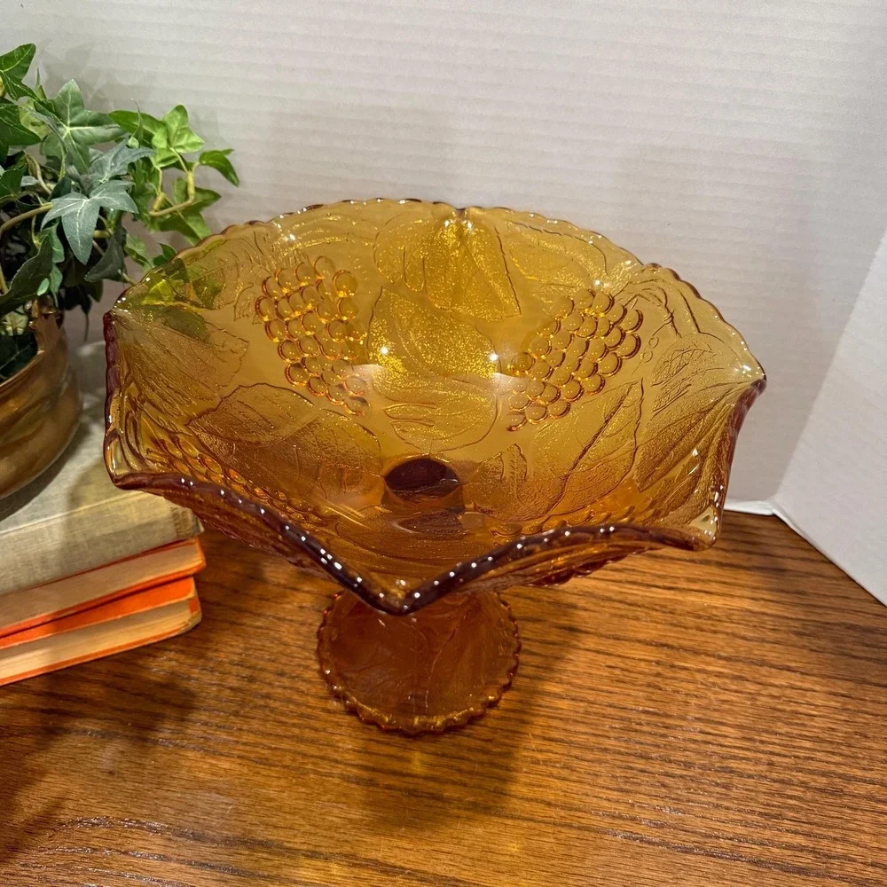 Indiana Glass features maker